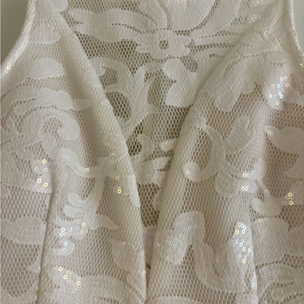 Elegant White Lace Dress - Picture 5 of 6